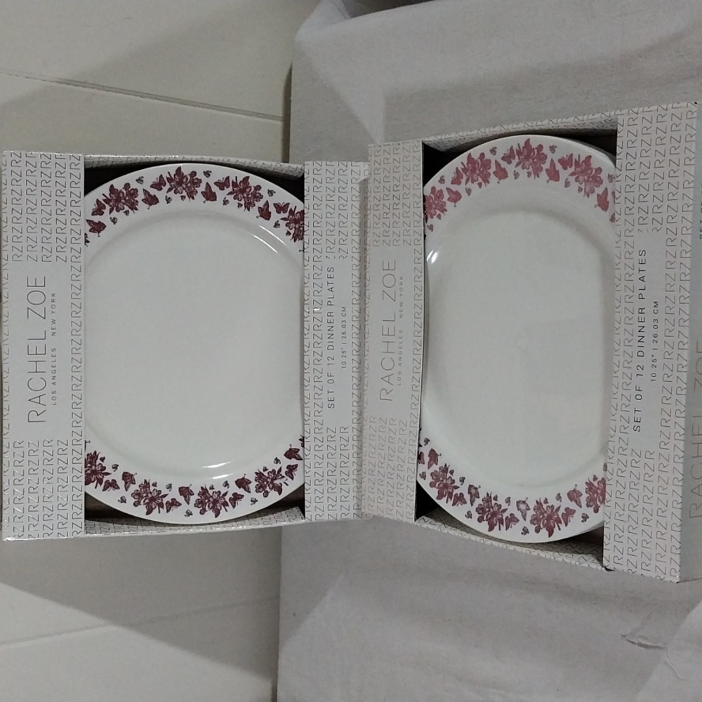 Rachel Zoe 24 Plastic Disposable Dinner Plates Pink Foil Butterfly